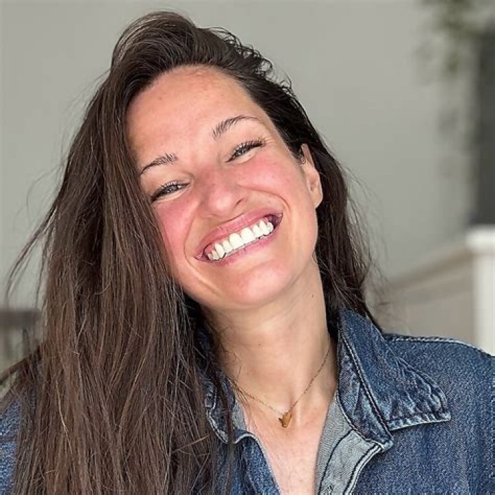 Jessica Kellgren Fozard: deaf and disabled YouTuber in New Youtube Original series ‘The School of Life’