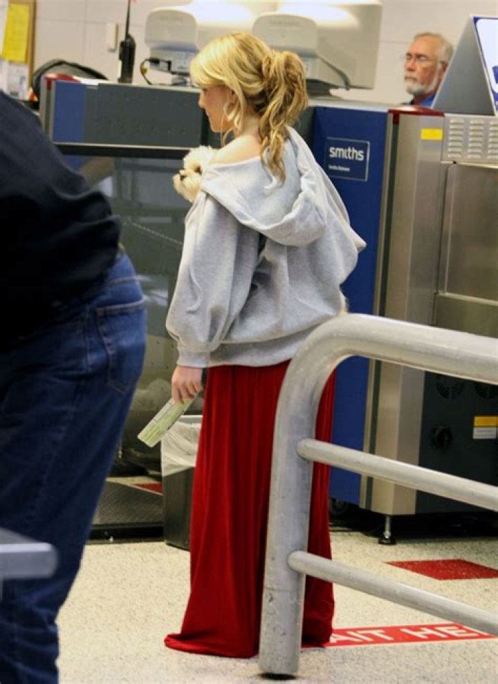 Jessica Simpson’s dog Daisy was taken by coyotes