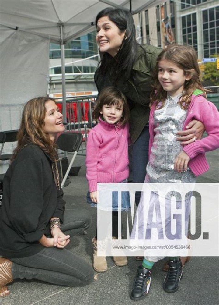 Jill Hennessy - Age, Family, Bio