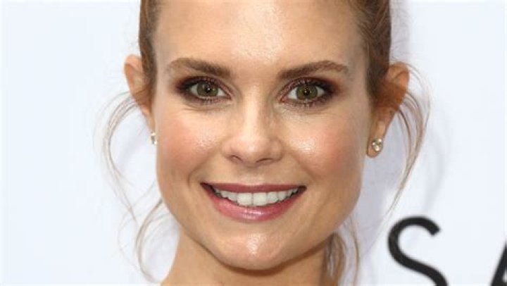 JoAnna Garcia Swisher Bio (Wiki) 