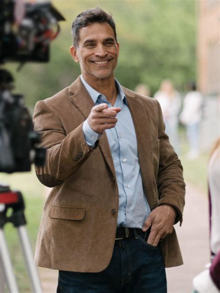 Johnathon Schaech’s proposal video on facebook, creepy or sweet?
