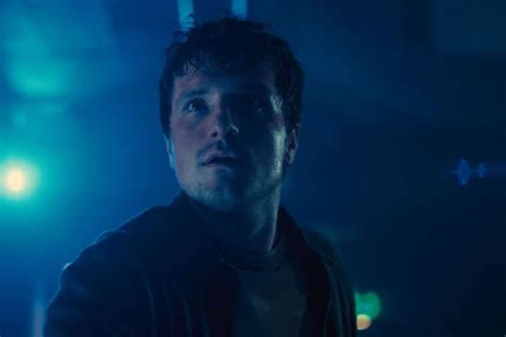 Josh Hutcherson in Out mag: ‘I would probably list myself as mostly straight’
