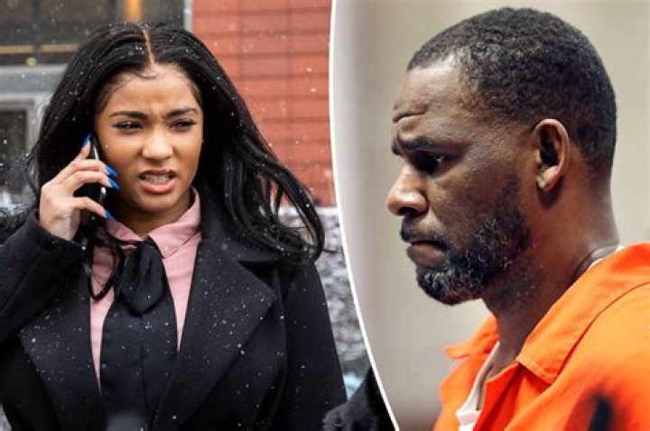 Joycelyn Savage, R.Kelly’s Girlfriend Arrested For Allegedly Abusing Another GirlFriend Of Kelly At His Apartment!!