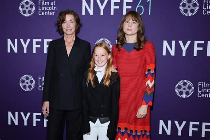 Julianne Nicholson - Age, Family, Bio