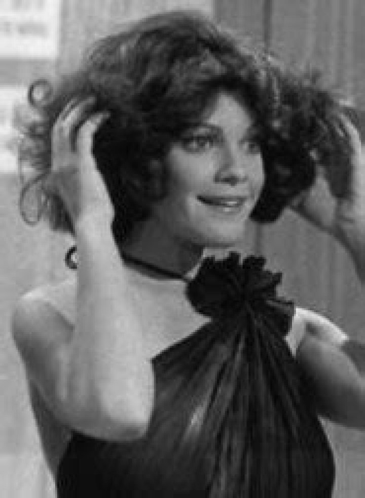 Julie Cobb Bio (Wiki) 