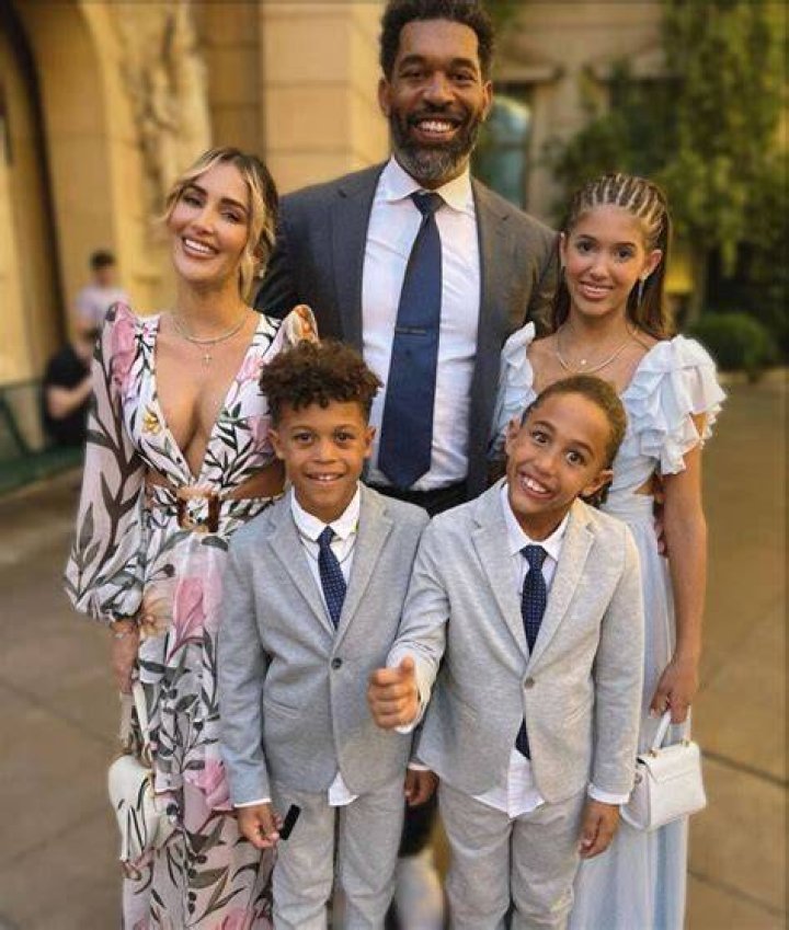 Julius Peppers - Age, Family, Bio