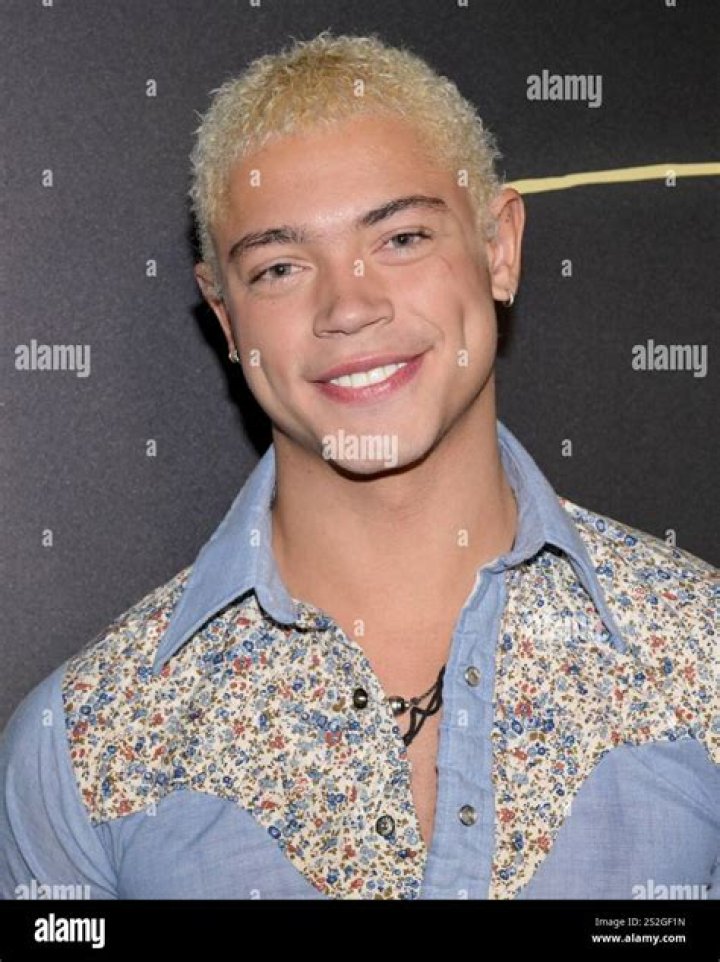 Kahlil Beth - Age, Family, Bio