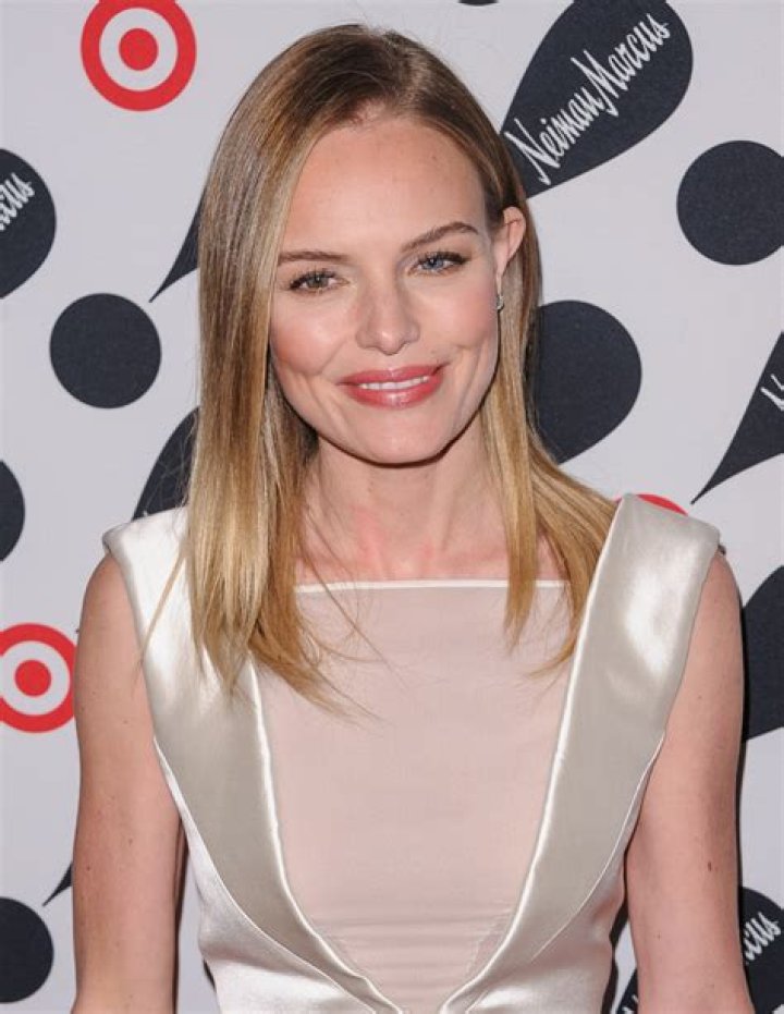 Kate Bosworth sings in a new Topshop commercial: budget Michelle Pfeiffer?