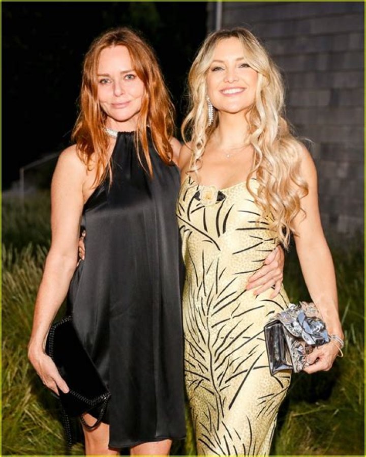 Kate Hudson looks more pregnant than Matt’s girlfriend (update)