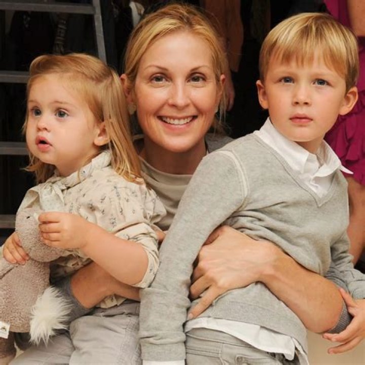 Kelly Rutherford’s ex, Daniel Giersch, awarded custody, kids stay in Monaco