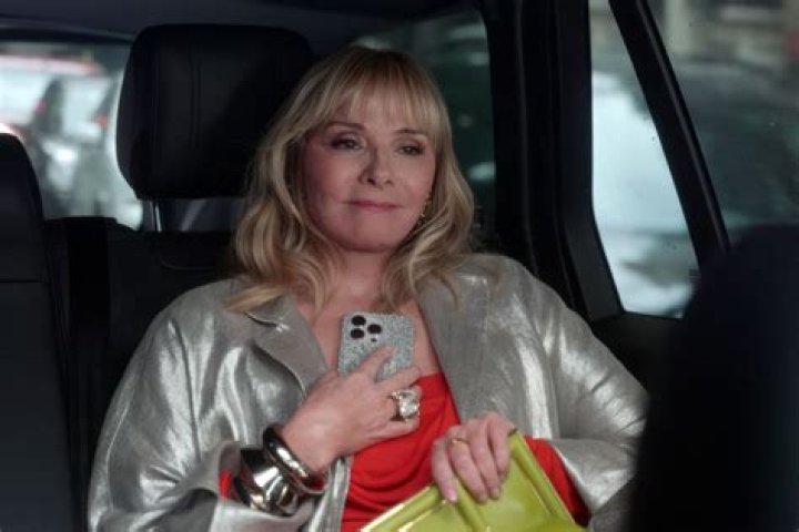 “Kim Cattrall’s not looking so hot” Links