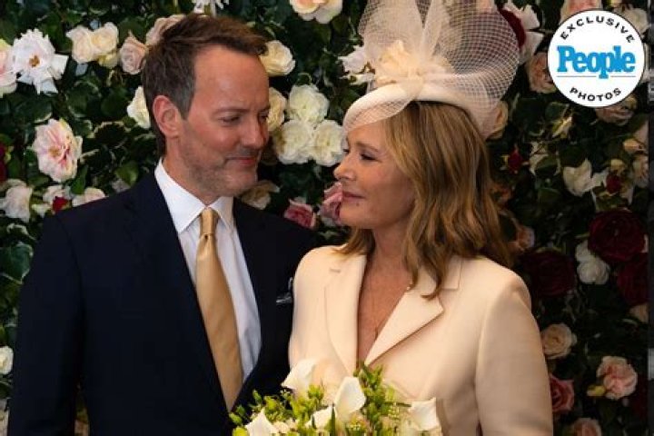 Kim Cattrall’s response to Cynthia Nixon’s primary run is brilliantly shady