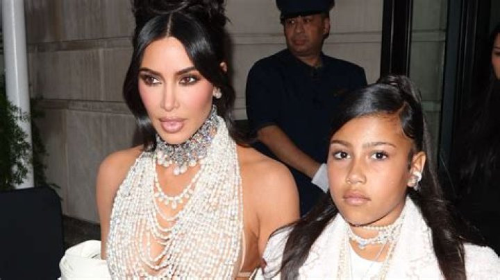 Kim Kardashian lets North West sleep in a pearl necklace: dangerous or fine?
