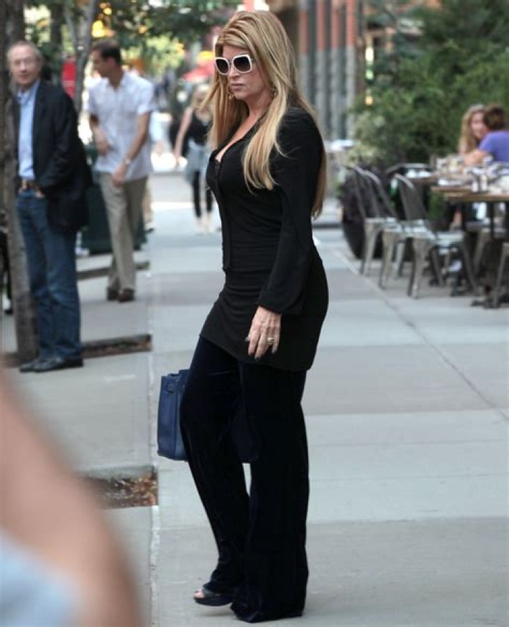 Kirstie Alley’s delusional numbers game: she’s now 130 pounds?