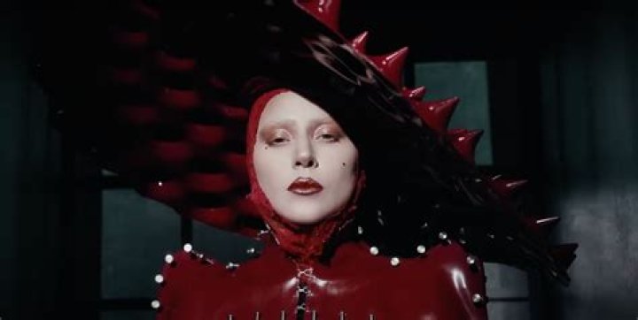 	Lady Gaga complains about Perez Hilton, then quickly calls off her monsters	