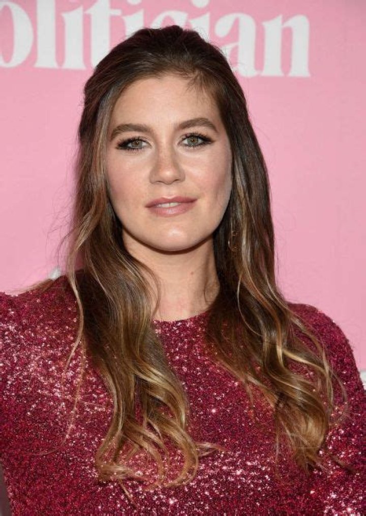 Laura Dreyfuss Bio (Wiki) 