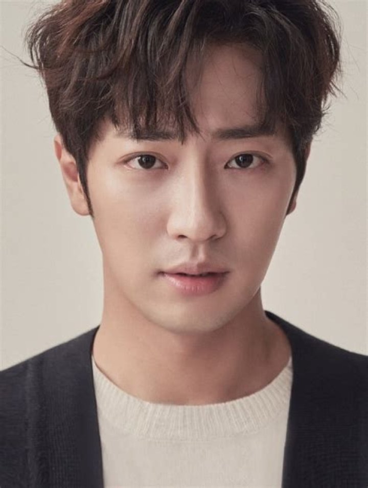 Lee Sang-woo Bio (Wiki) 