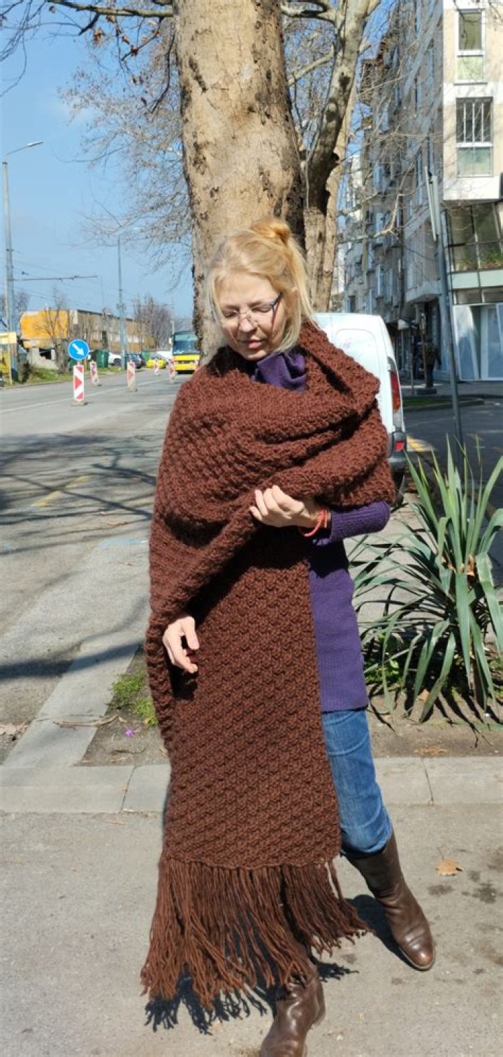 Lenny Kravitz on his giant scarf photo: ‘I cannot escape this’