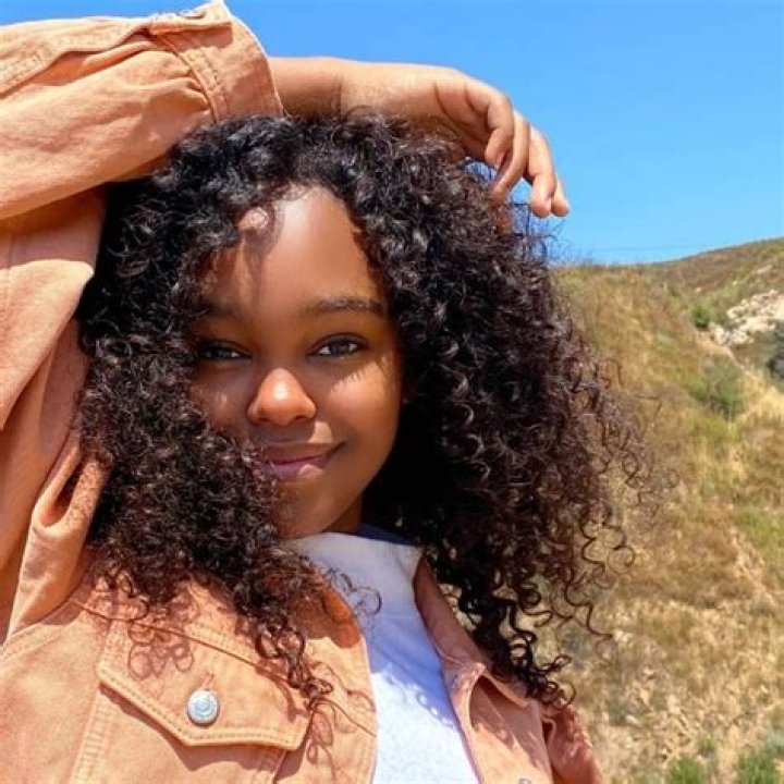 Lidya Jewett - Age, Family, Bio