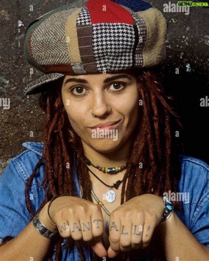 Linda Perry Bio (Wiki) 