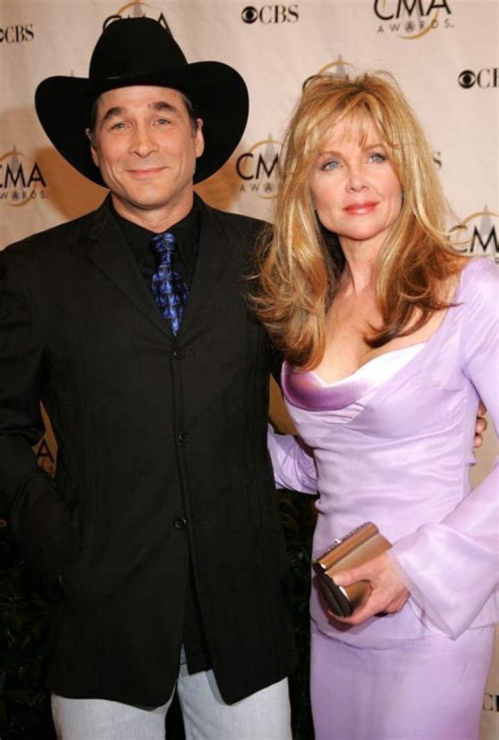 Lisa Hartman Black Net Worth - Wiki, Age, Weight and Height, Relationships, Family, and More