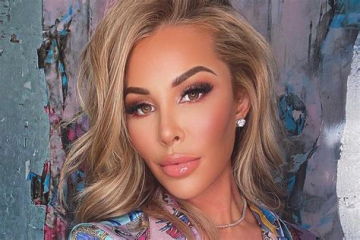 Lisa Hochstein Bio (Wiki) 