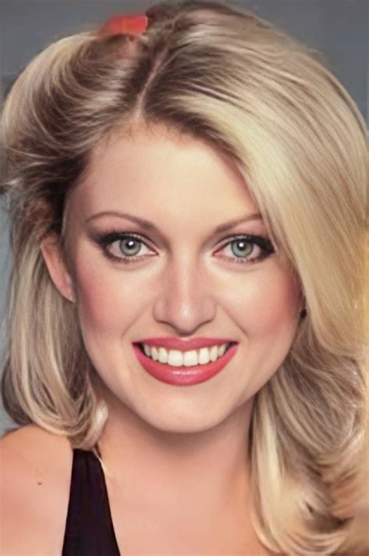 Lorna Patterson Bio (Wiki) 