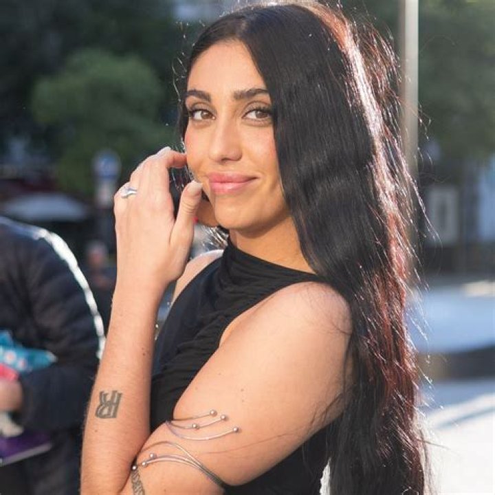 Lourdes Leon Sizzles Height, Weight, Net Worth, Age, Birthday, Wikipedia, Who, Instagram, Biography