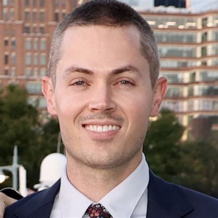 Love Island’s Danica Taylor and Jamie Allen Become the First Pair of the 2022 Series to Breakup!