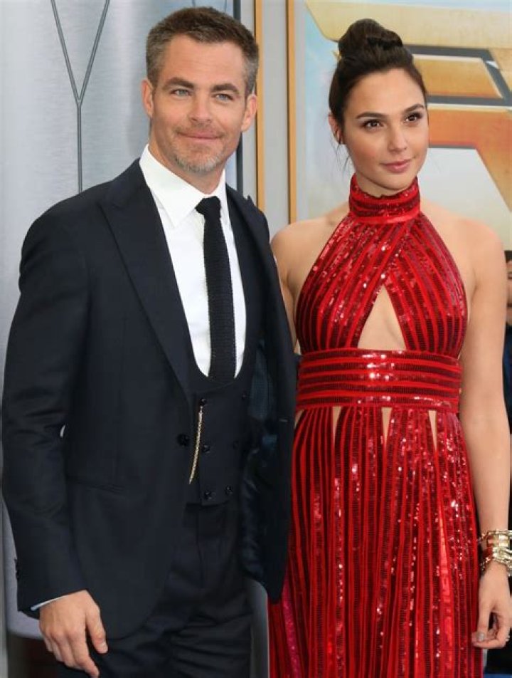 Lynda Carter & Gal Gadot looked amazing at the ‘Wonder Woman’ premiere