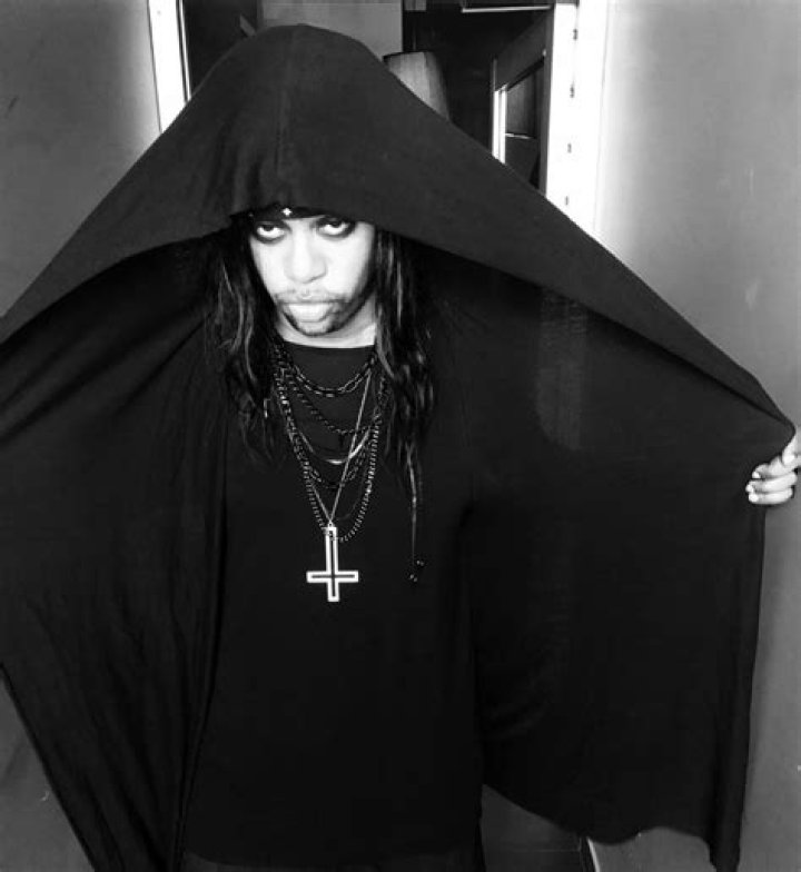 M Lamar Bio (Wiki) 