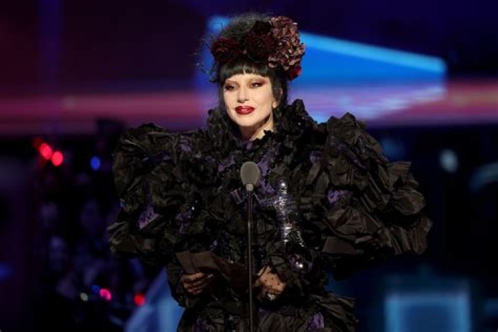 Madonna & her implants made a surprise appearance at the MTV VMAs