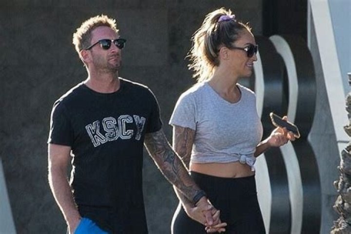 MAFS star Hayley Vernon is dating a tattooed mystery man!