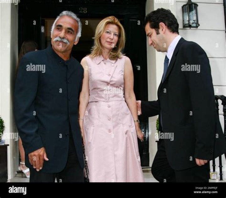 Mansour Bahrami - Age, Family, Bio
