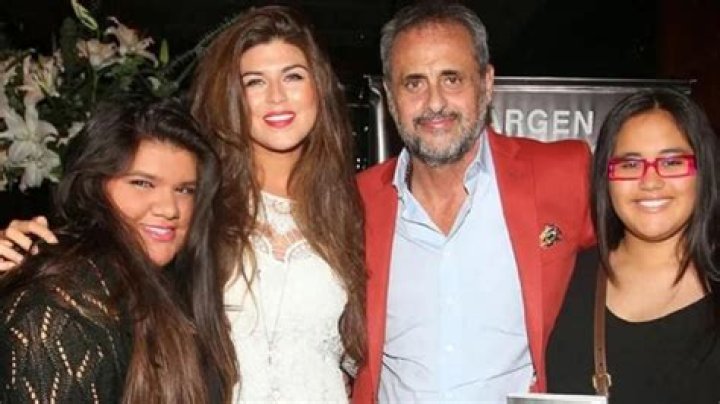 Mariana Antoniale - Age, Family, Bio