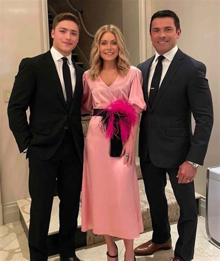 Mark Consuelos on wife Kelly Ripa: ‘I’m crazy… bananas over my wife’