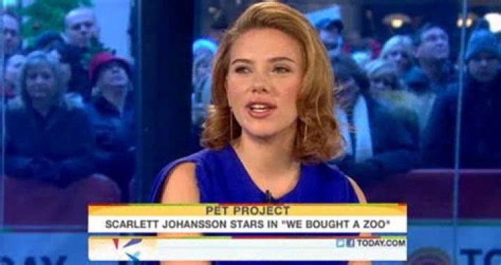 Matt Lauer kisses Scarlett Johansson’s butt: “A lot of actresses aren’t as gracious.”