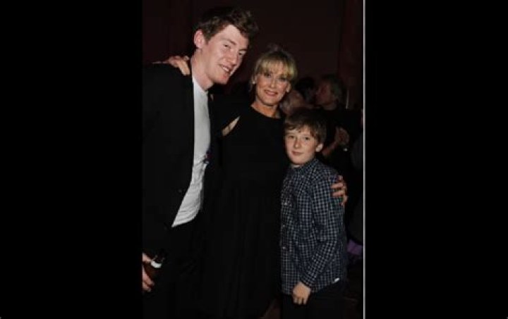 Meet Sarah Lancashire Twin Brother Simon, Siblings And Family
