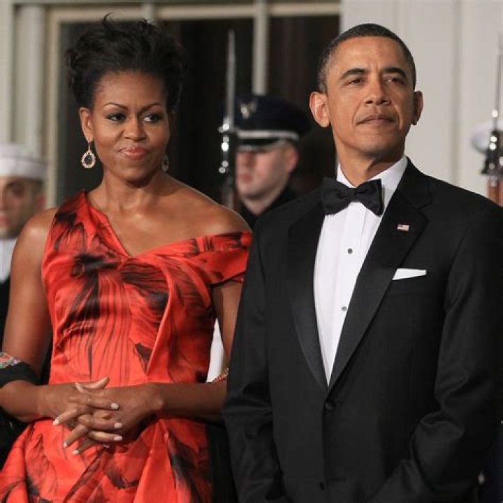 	Michelle Obama compares husband Barack to Clinton after “booty gate”	