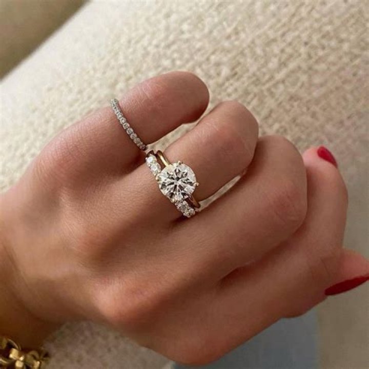 Mila Kunis bought her wedding band for $90 on Etsy: awesome or too cheap?