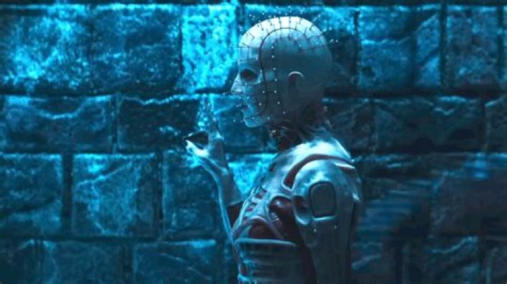 Mischa Barton regrets that bisexual nature of her character in The O.C. was not explored enough!