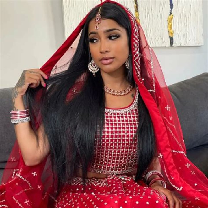 Nikita Kahn Bio (Wiki) 