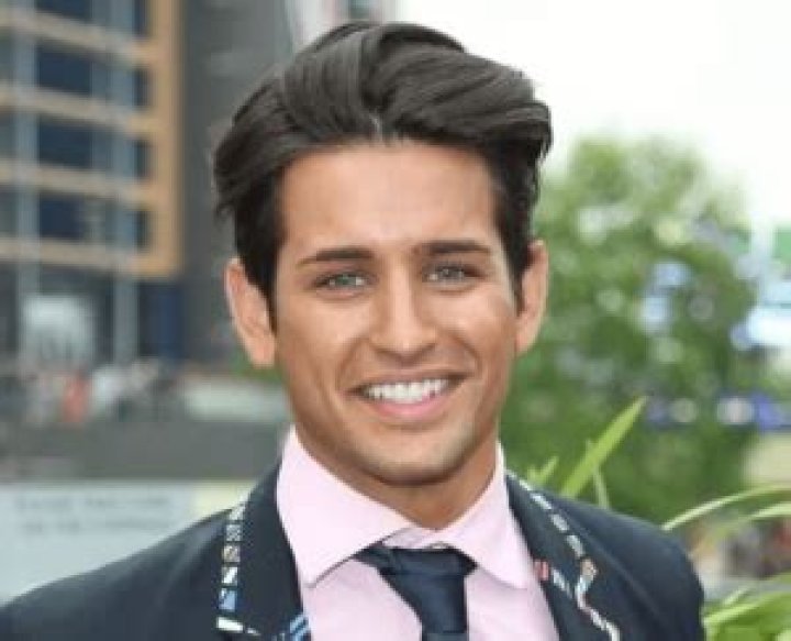 Ollie Locke Bio (Wiki) 