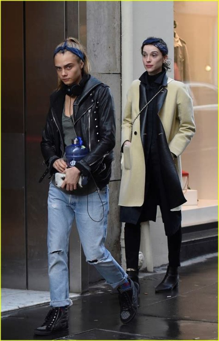Page Six: Cara Delevingne & St. Vincent broke up a few weeks ago