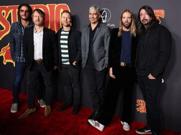 Pat Smear Net Worth - Wiki, Age, Weight and Height, Relationships, Family, and More