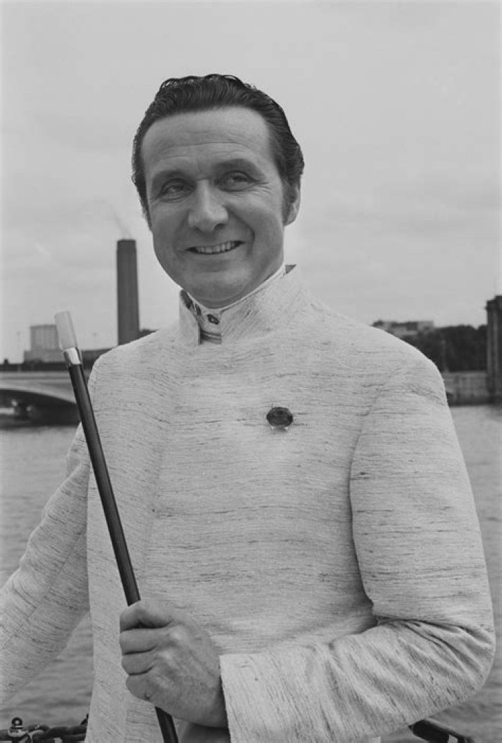 Patrick Macnee Net Worth - Wiki, Age, Weight and Height, Relationships, Family, and More