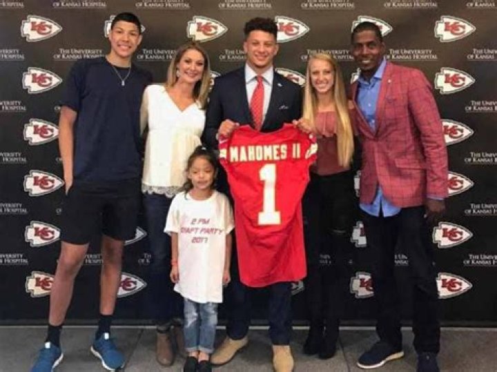 Patrick Mahomes II - Age, Family, Bio