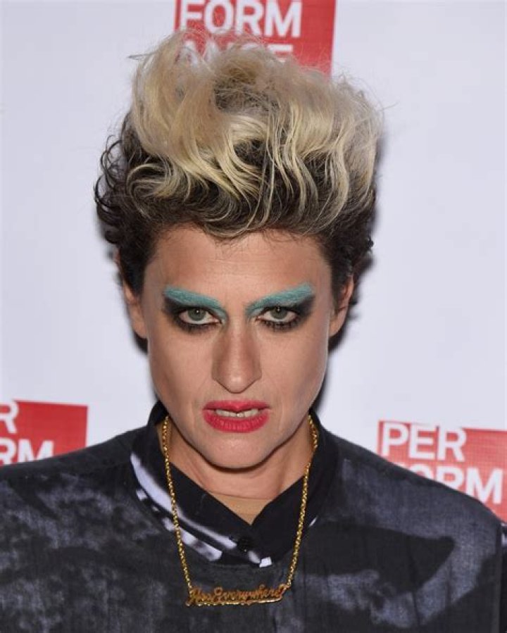 Peaches Bio (Wiki) 