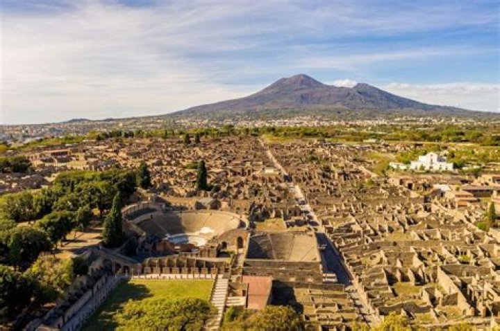 Pompeii and 3 Netflix movies and shows about the Roman Empire