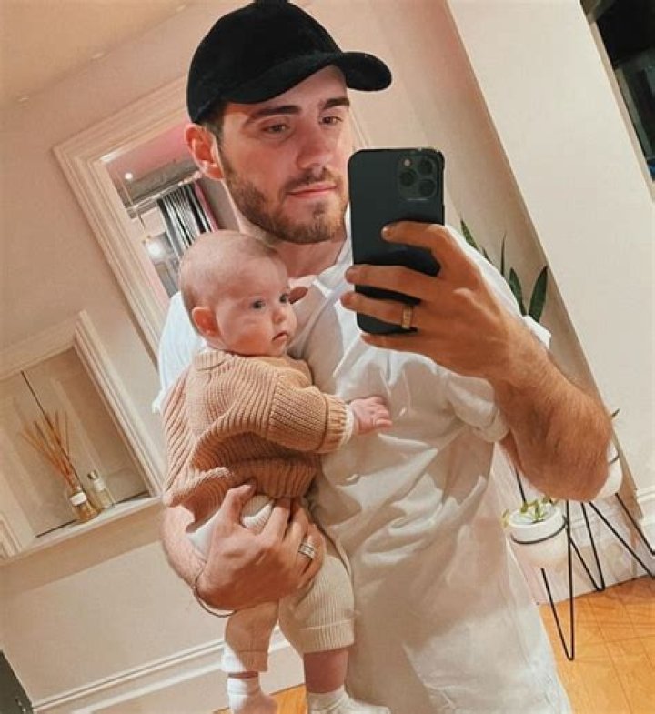 Poppy Deyes - Age, Family, Bio
